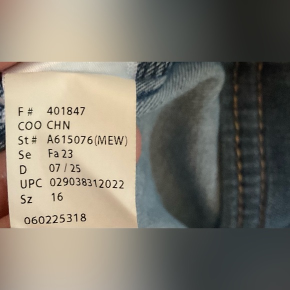 LOGO by Lori Goldstein Blue Patchwork Jean Jacket 16 W distressed - Picture 10 of 10